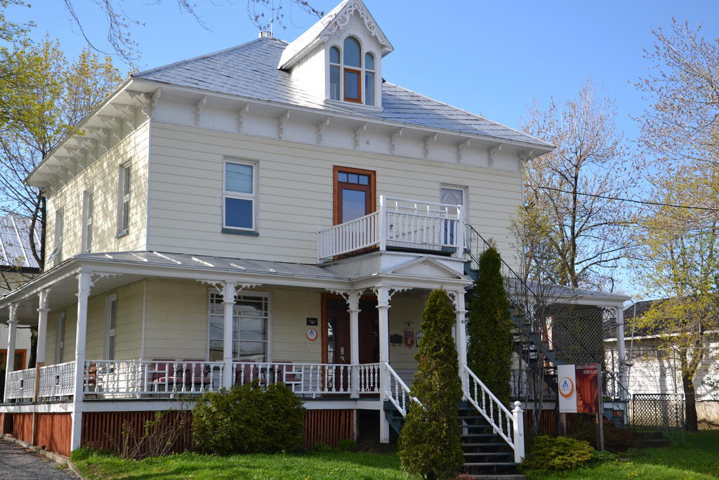Auberge Internationale De Riviere-Du-Loup Exterior photo